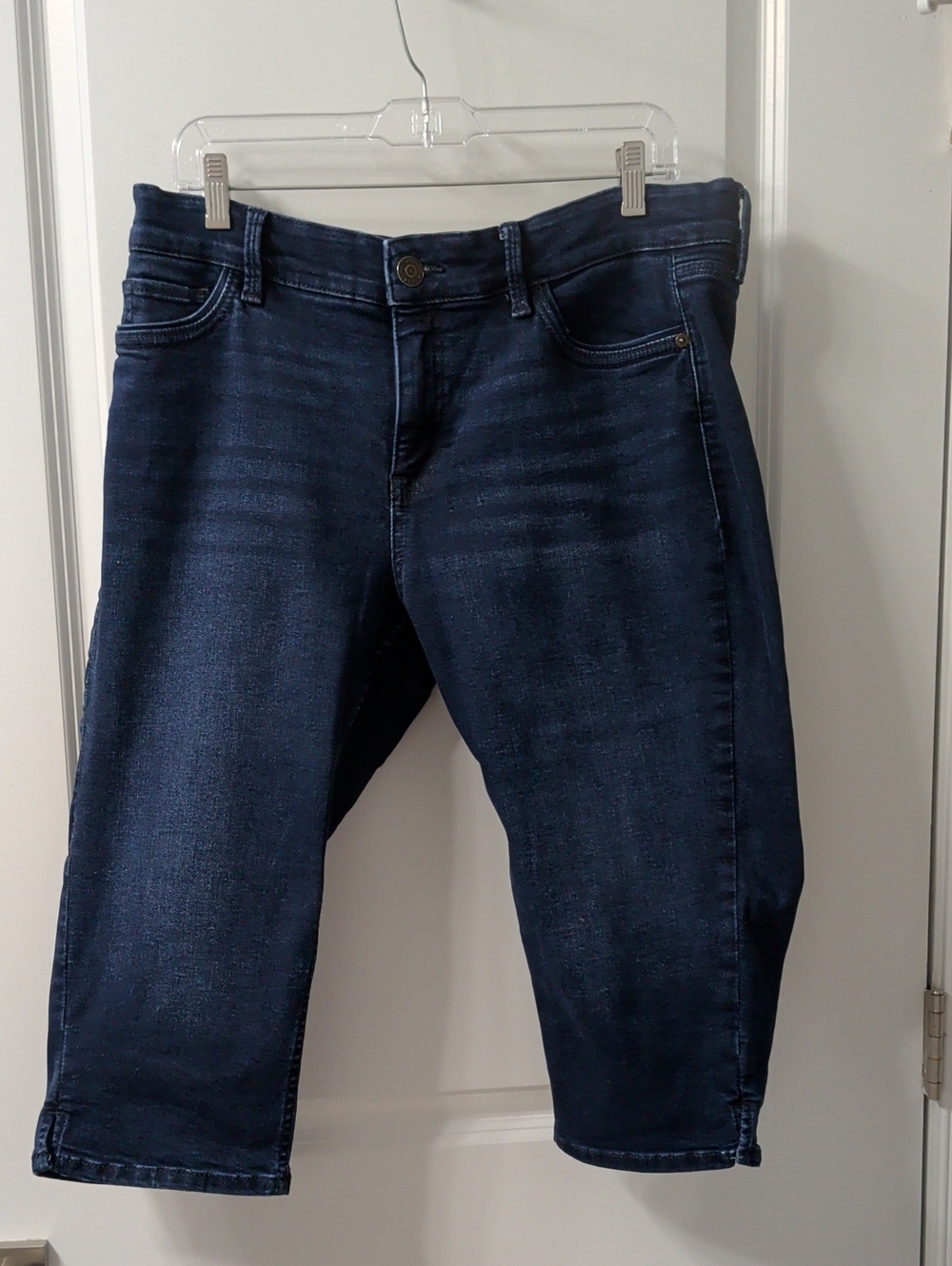 Liz Claiborne Dark Blue Cr opped Stretch Jean Capris